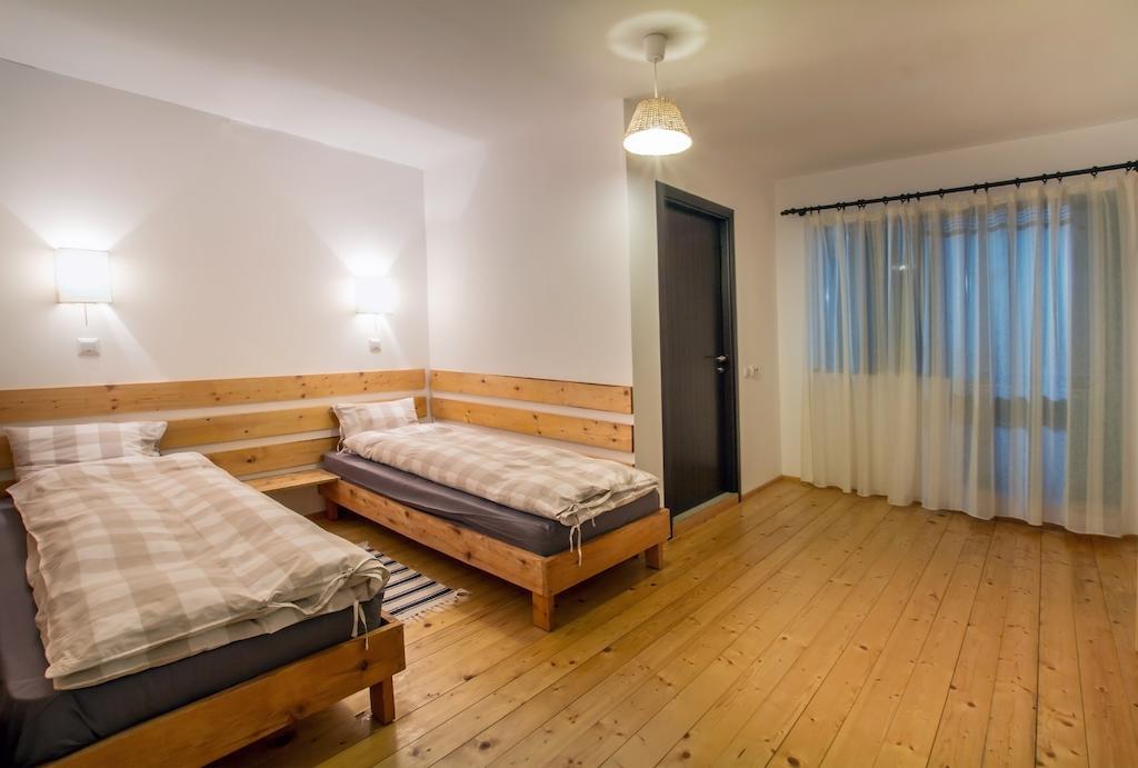 Casa Georgescu Hotel Rîşnov Eksteriør billede